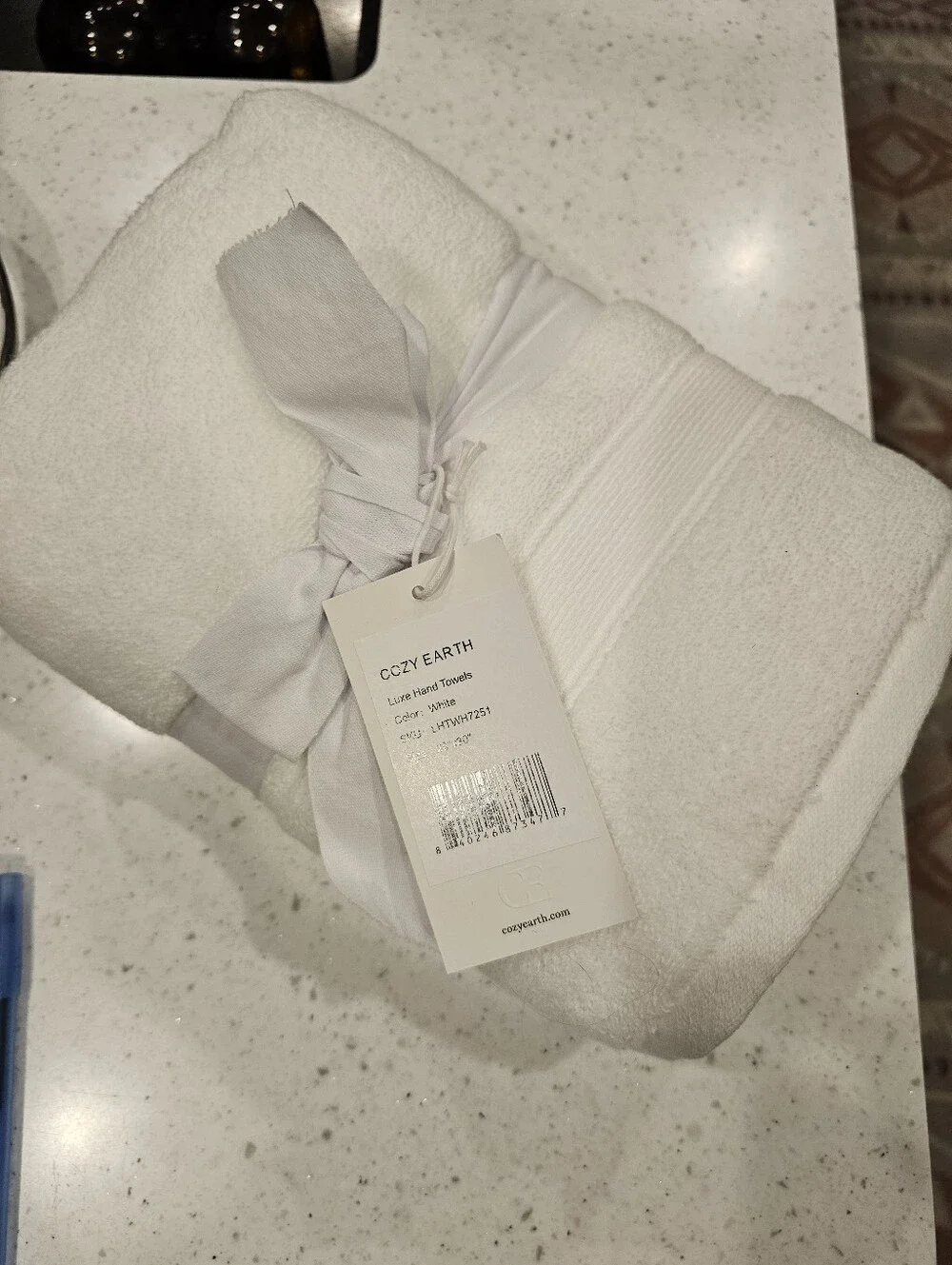 Cozy Earth Luxe Hand Towels - White